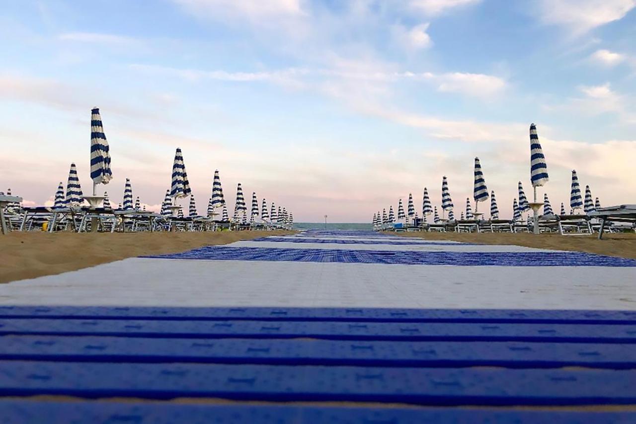 Hotel Ondina Lido di Jesolo Exterior photo